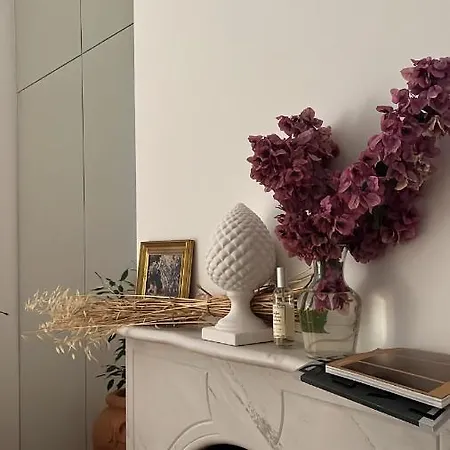 22suitedreamer Apartman *